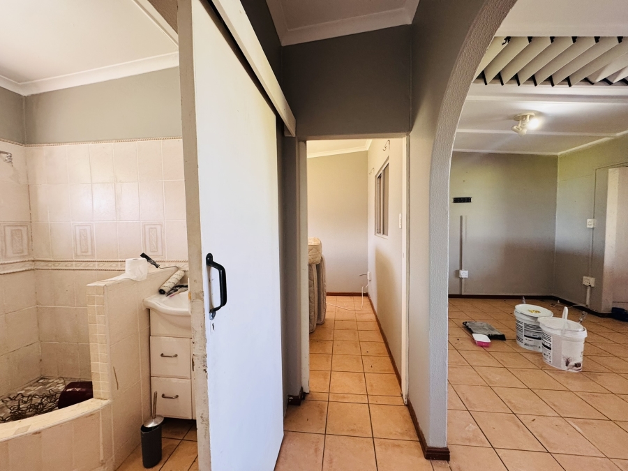 To Let 4 Bedroom Property for Rent in Harbour Island Western Cape